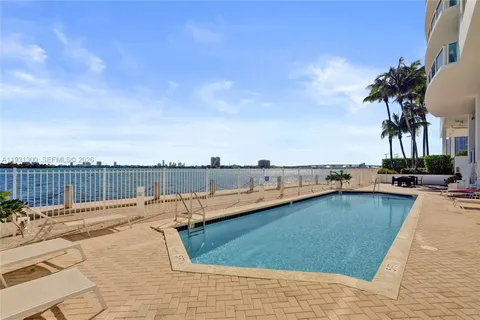 $515,000 | 725 Northeast 22nd Street, Unit 9E, Miami, FL 33137