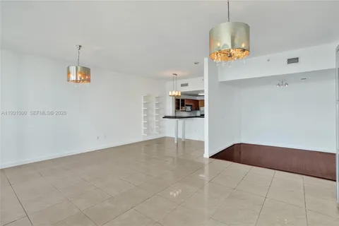 $515,000 | 725 Northeast 22nd Street, Unit 9E, Miami, FL 33137
