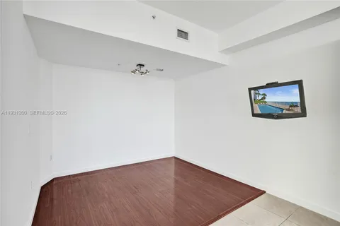 $515,000 | 725 Northeast 22nd Street, Unit 9E, Miami, FL 33137