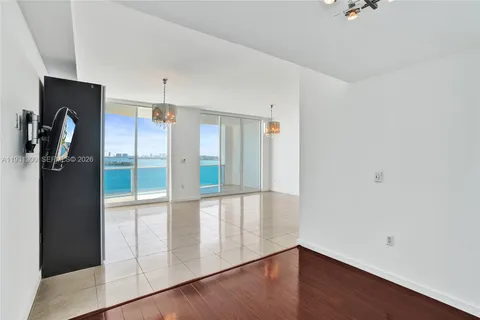 $515,000 | 725 Northeast 22nd Street, Unit 9E, Miami, FL 33137