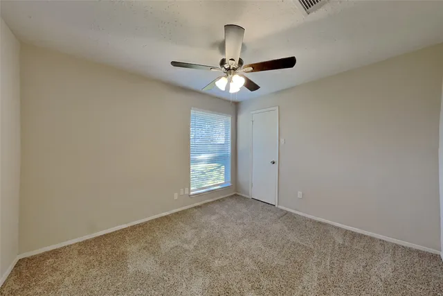 $2,300 | 2515 Chestnut Circle, Pearland, TX 77584