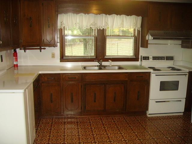 154 Tucker Road Lafayette, TN 37083 - Photo 8 of 11