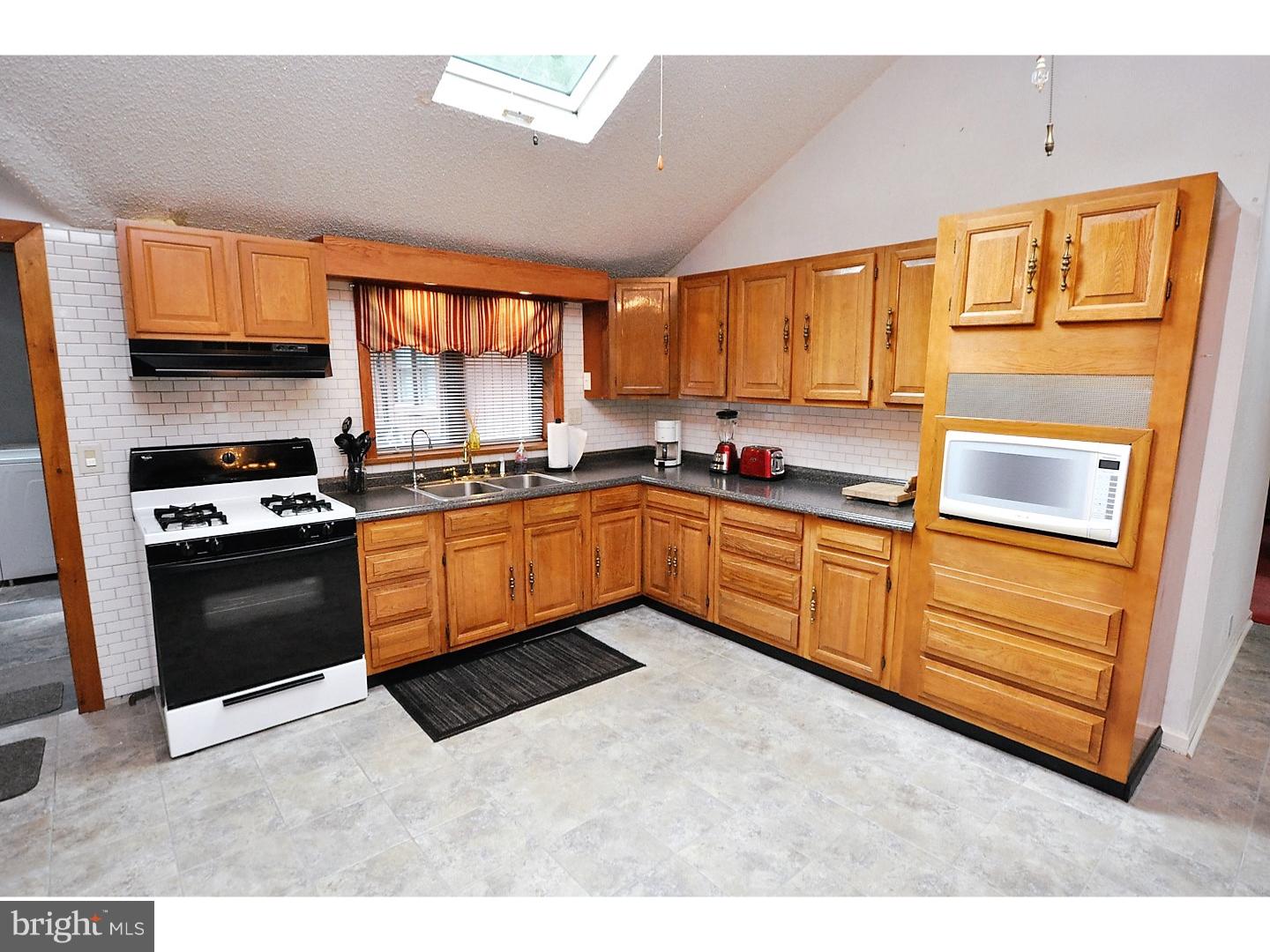 449 New Road Southampton, NJ 08088 - Photo 4 of 22 Kitchen