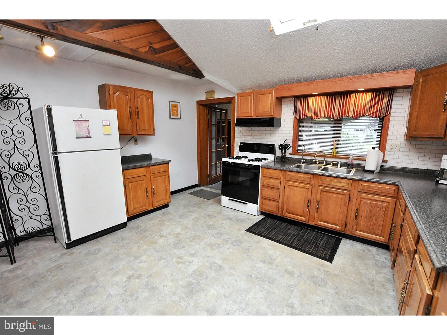 449 New Road Southampton, NJ 08088 - Photo 5 of 22 Kitchen