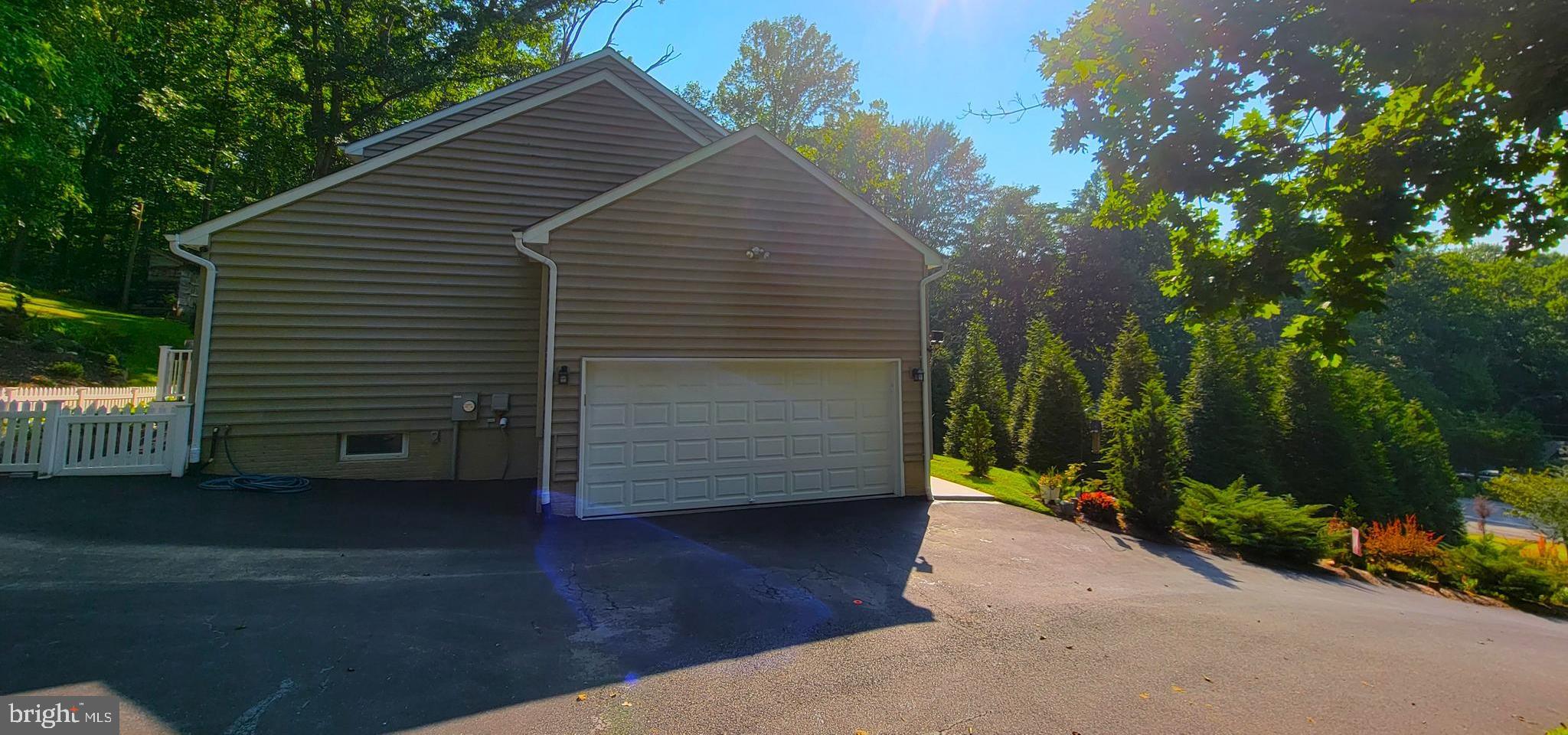 3041 Conowingo Road Street, MD 21154 - Photo 5 of 47 Attached 2 car Garage