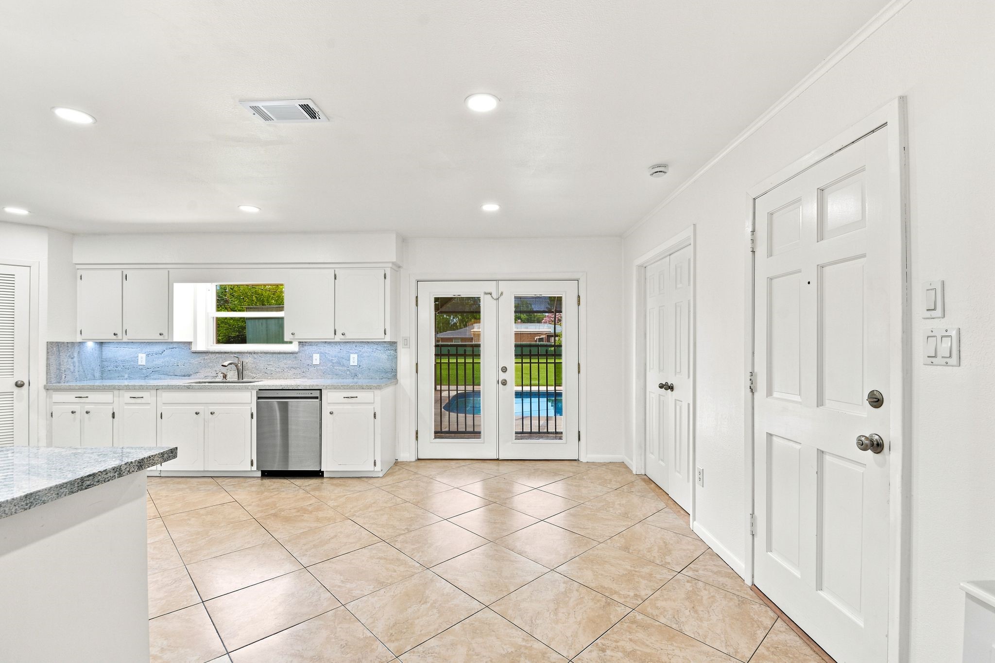 12211 3rd Street Santa Fe, TX 77510 - Photo 18 of 44