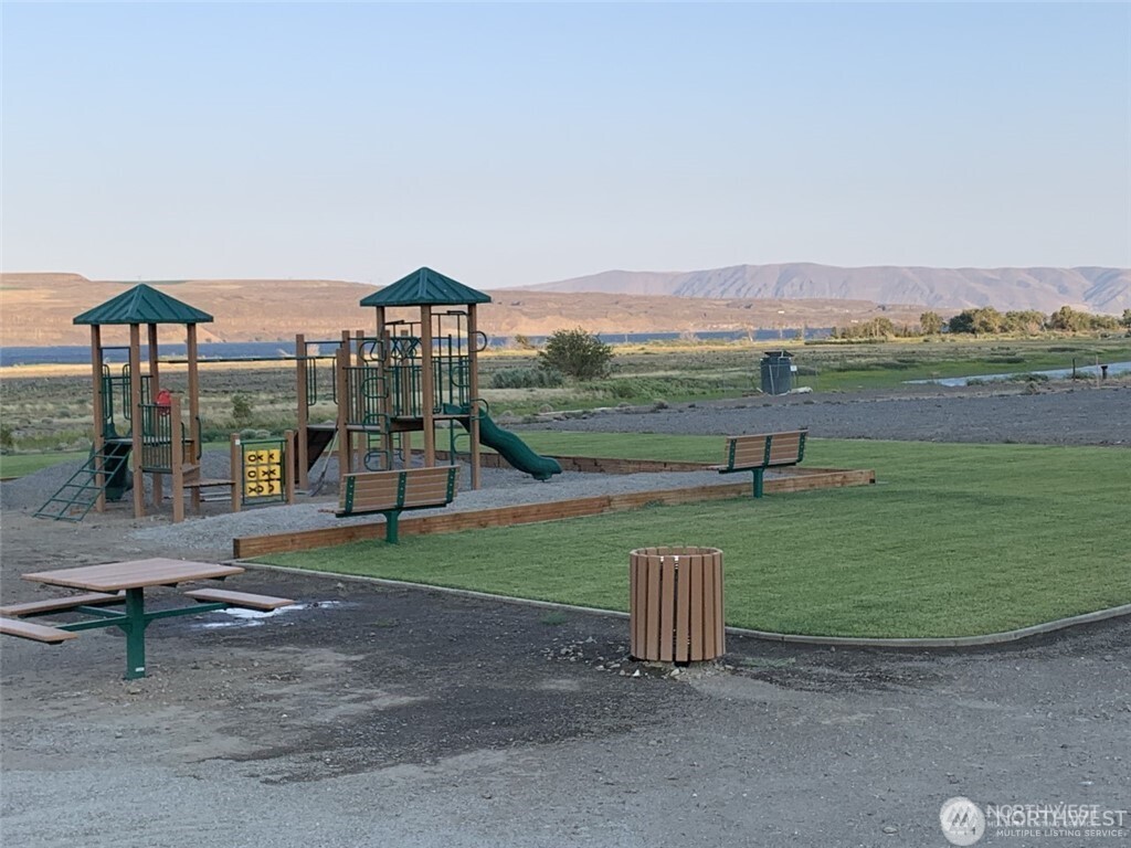240 Basin Pointe Loop Vantage, WA 98950 - Photo 22 of 22 a view of outdoor space yard and patio