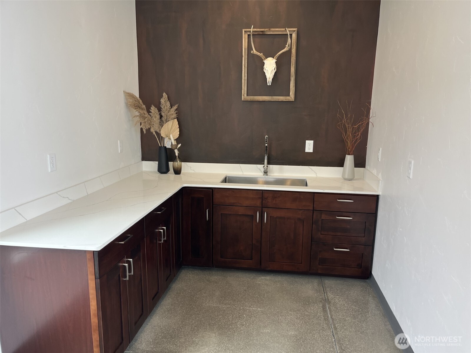 240 Basin Pointe Loop Vantage, WA 98950 - Photo 9 of 22 a bathroom with a sink vanity and a mirror