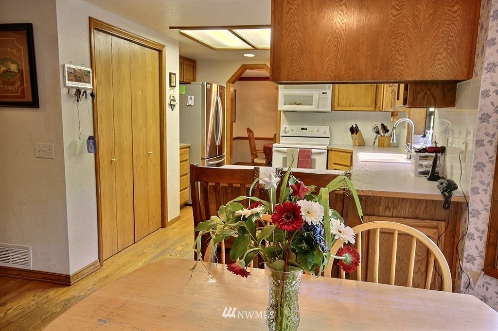 16805 Southeast 140th Street Renton, WA 98059 - Photo 4 of 25