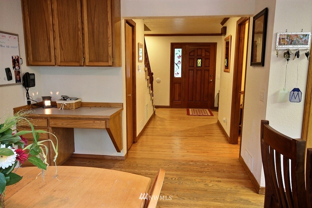 16805 Southeast 140th Street Renton, WA 98059 - Photo 5 of 25