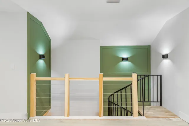 $999,999 | 4721 Blossom Ridge Place, Grant-Valkaria, FL 32949