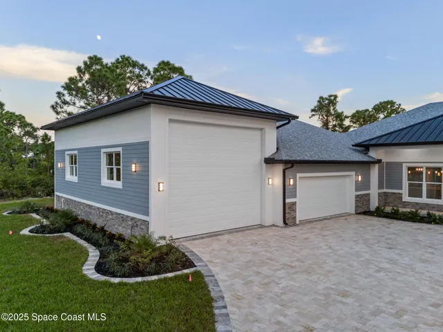 $999,999 | 4721 Blossom Ridge Place, Grant-Valkaria, FL 32949