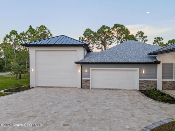 $999,999 | 4721 Blossom Ridge Place, Grant Valkaria, FL 32949