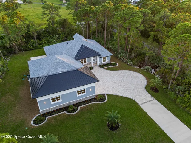 $999,999 | 4721 Blossom Ridge Place, Grant-Valkaria, FL 32949