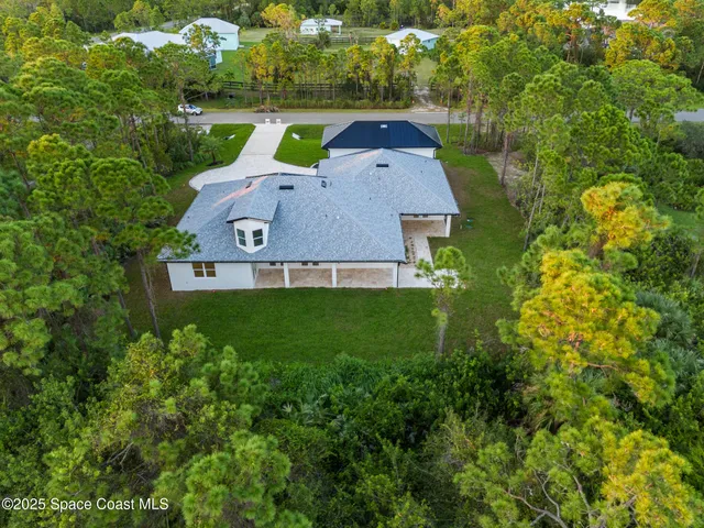 $999,999 | 4721 Blossom Ridge Place, Grant-Valkaria, FL 32949