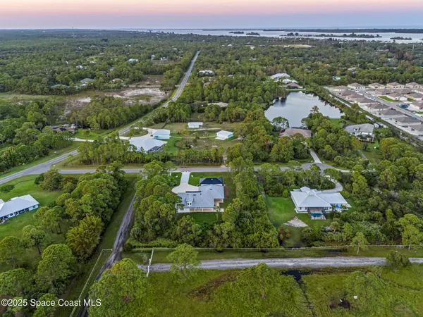$999,999 | 4721 Blossom Ridge Place, Grant Valkaria, FL 32949
