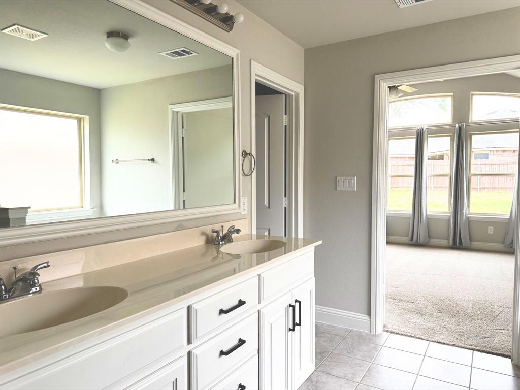 2911 River Ridge Court Granbury, TX 76048 - Photo 12 of 21