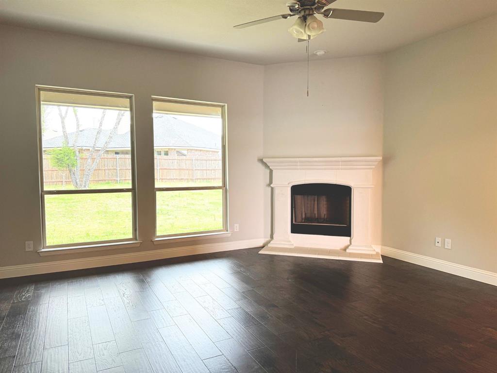 2911 River Ridge Court Granbury, TX 76048 - Photo 3 of 21