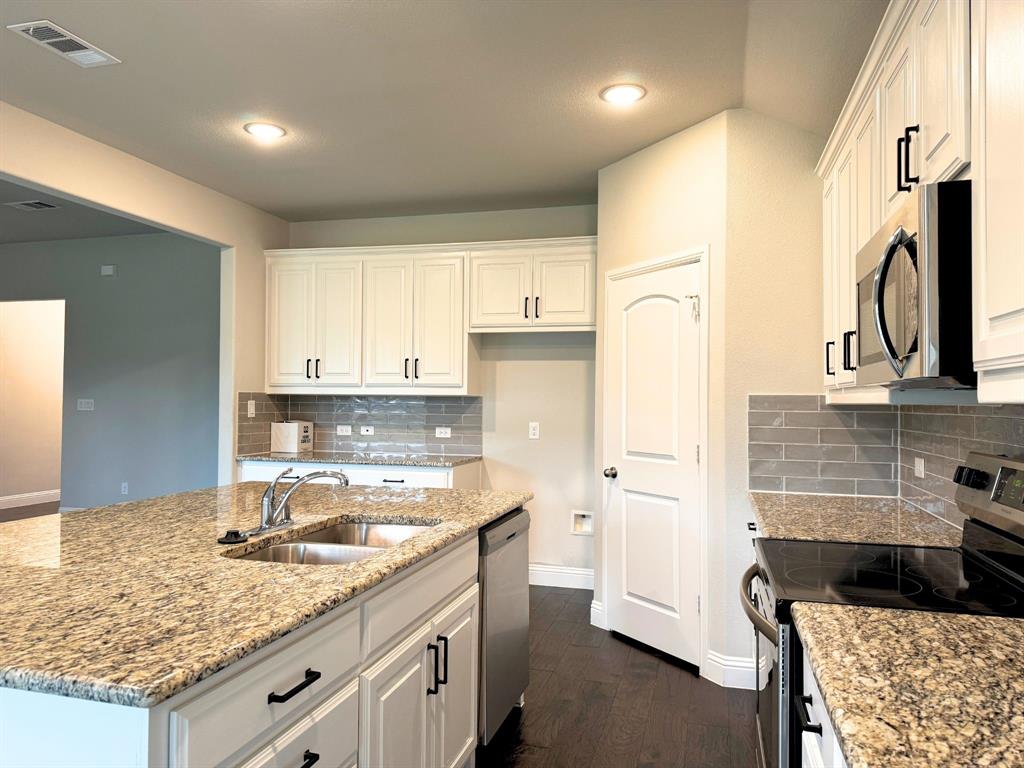 2911 River Ridge Court Granbury, TX 76048 - Photo 7 of 21