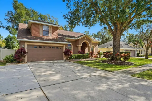 $525,000 | 1023 Legends Pass Drive, Valrico, FL 33594