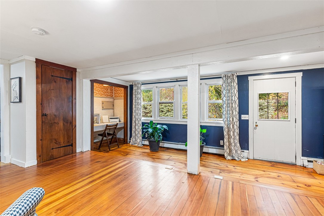 155 Stillwater Road Smithfield, RI 02917 - Photo 9 of 30