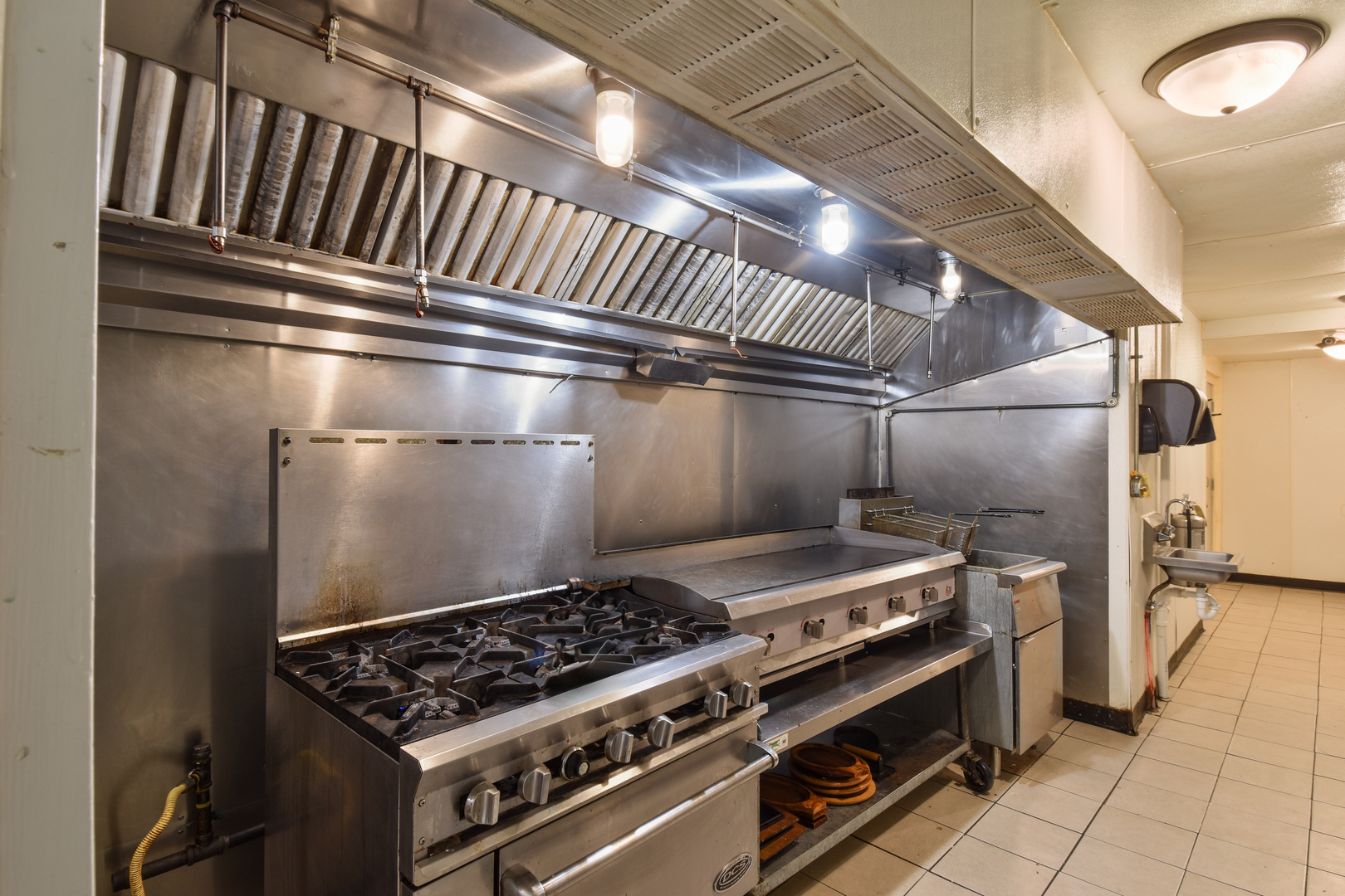 118 East Main Street Dwight, IL 60420 - Photo 26 of 77 a stove top oven sitting inside of a kitchen
