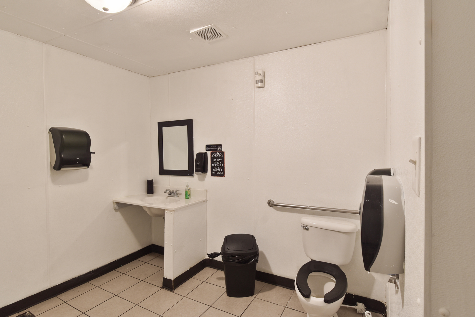 118 East Main Street Dwight, IL 60420 - Photo 37 of 77 a bathroom with a toilet and a sink