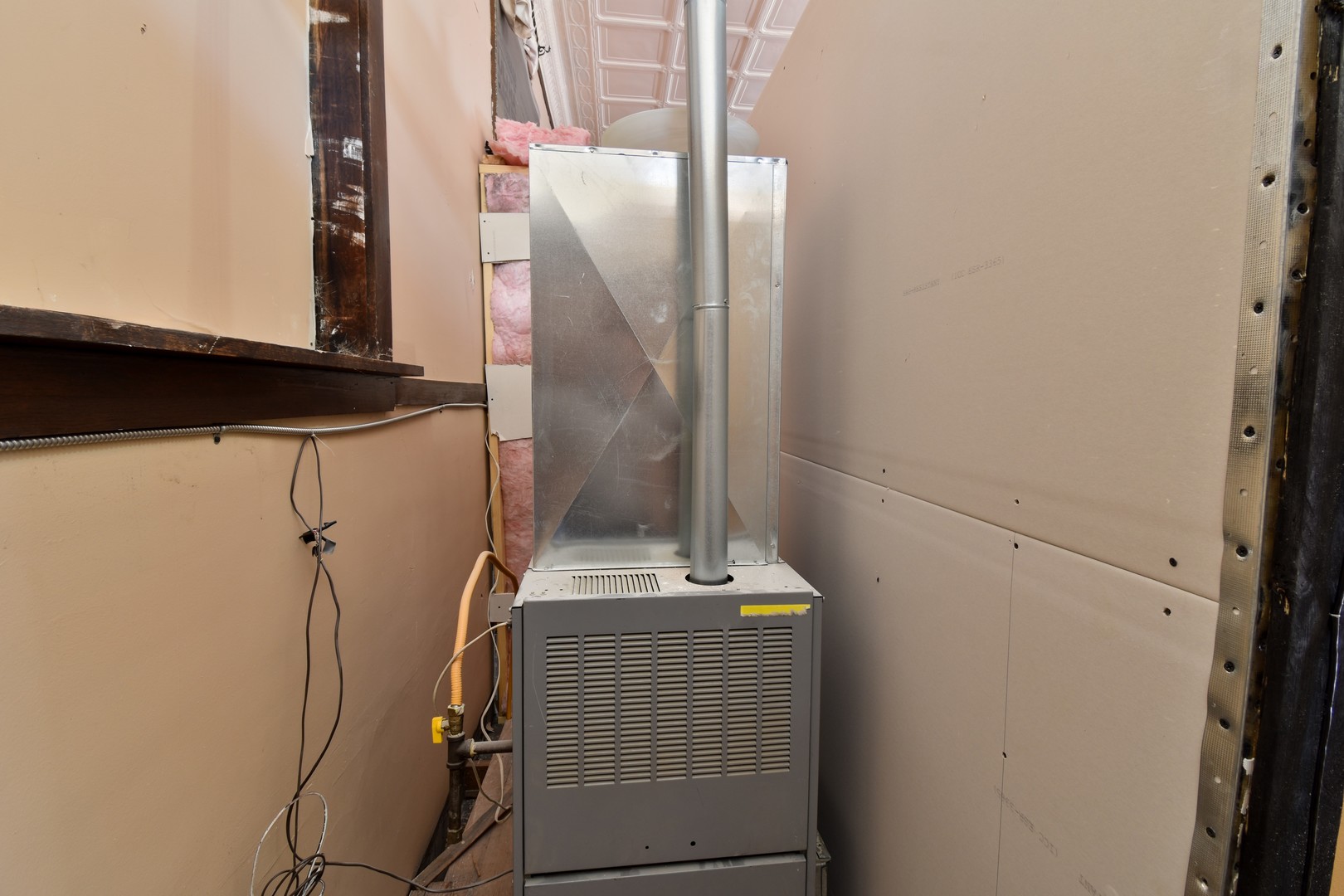 118 East Main Street Dwight, IL 60420 - Photo 64 of 77 a bathroom with a shower