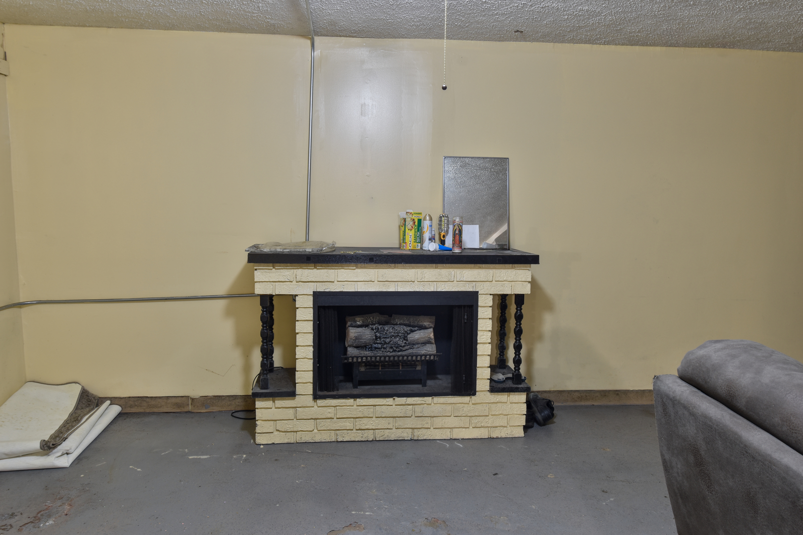 118 East Main Street Dwight, IL 60420 - Photo 70 of 77 a living room with a fireplace