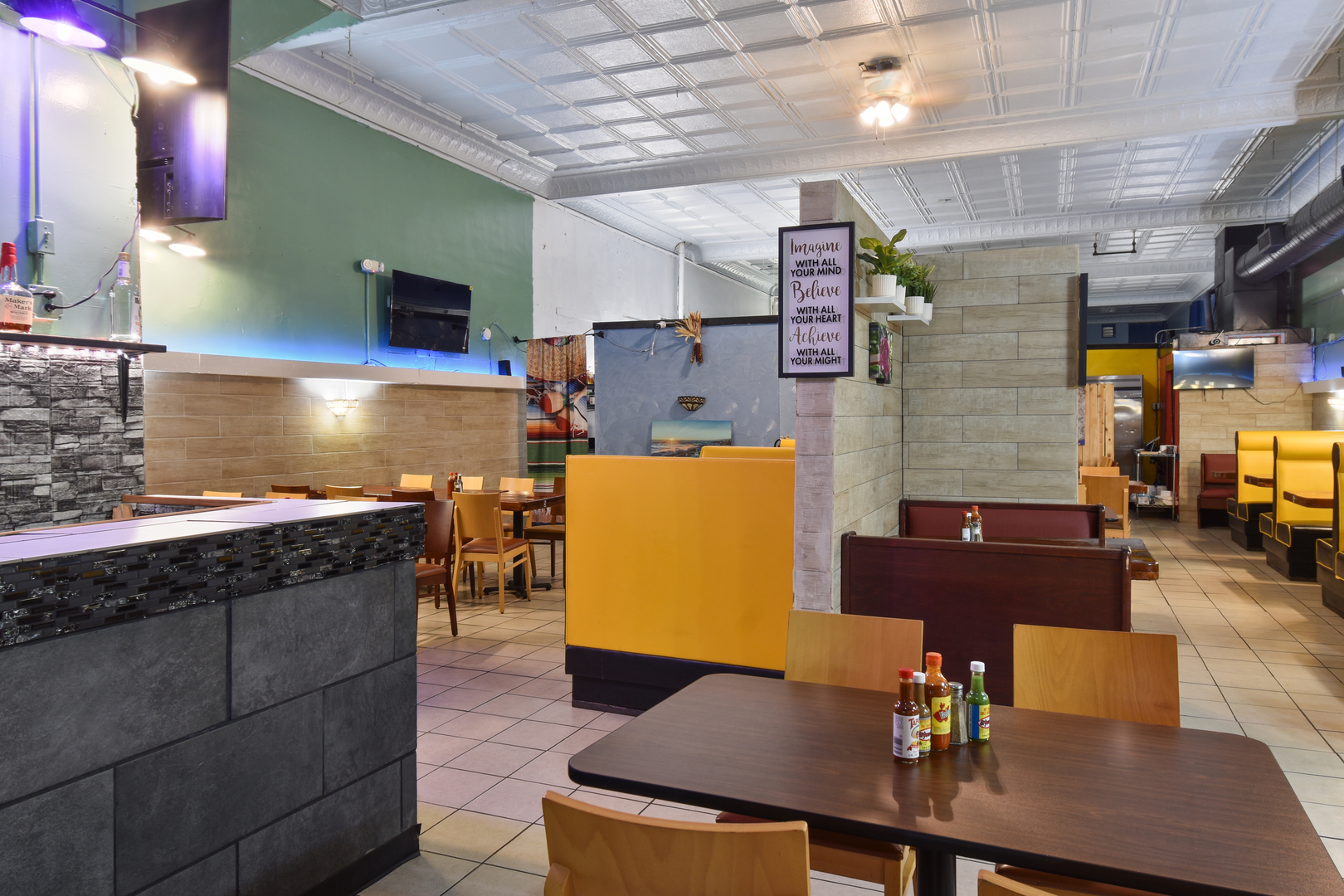118 East Main Street Dwight, IL 60420 - Photo 10 of 77 a kitchen with a table chairs and refrigerator