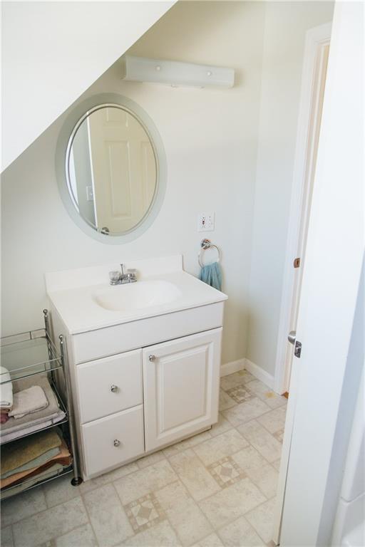 546 North Barnstead Road Barnstead, NH 03225 - Photo 26 of 34 The upstairs full bath.