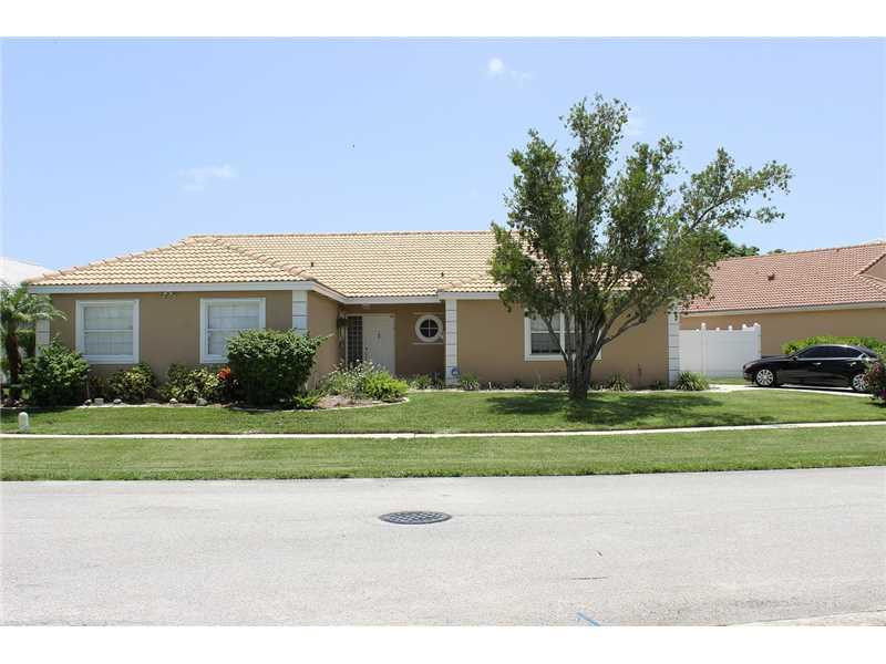 9699 Tavernier Drive Boca Raton, FL 33496 - Photo 3 of 23 Exterior Front