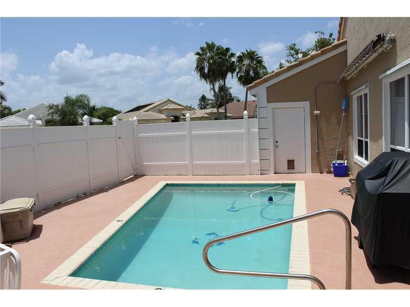 9699 Tavernier Drive Boca Raton, FL 33496 - Photo 5 of 23 Exterior Front