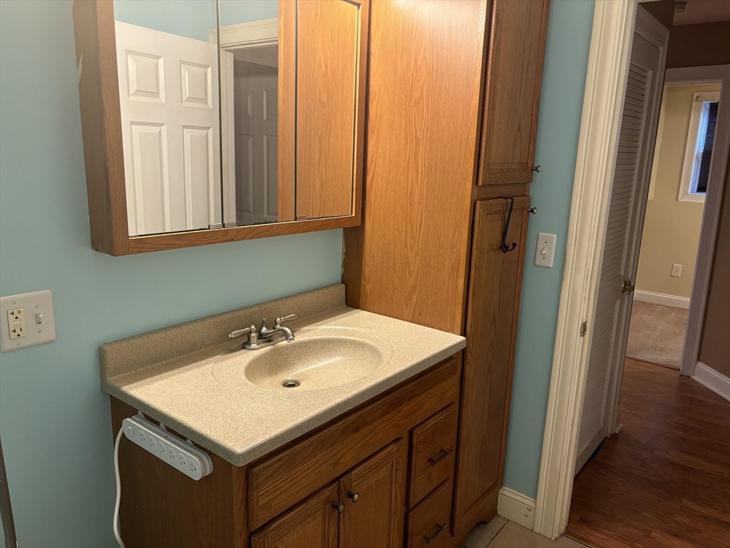 433 Bank Street, Unit 4 Fall River, MA 02720 - Photo 11 of 14 Gallery Image 11