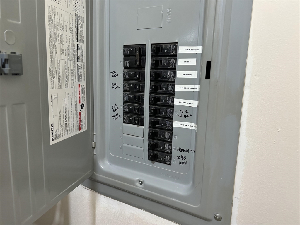 433 Bank Street, Unit 4 Fall River, MA 02720 - Photo 13 of 14 Gallery Image 13