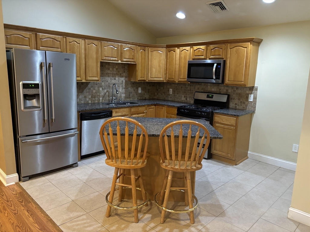 433 Bank Street, Unit 4 Fall River, MA 02720 - Photo 4 of 14 Gallery Image 4