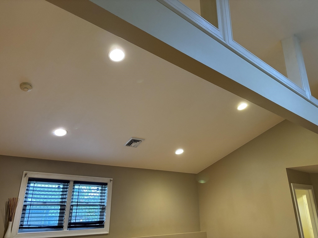 433 Bank Street, Unit 4 Fall River, MA 02720 - Photo 5 of 14 Gallery Image 5
