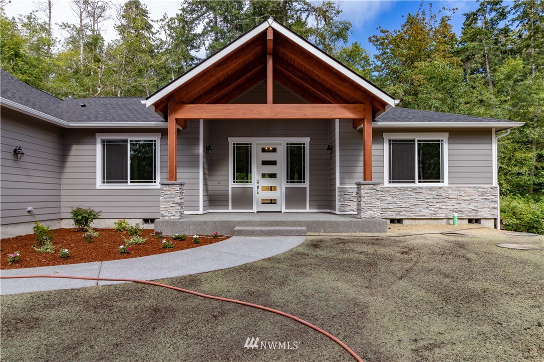 6635 Cooper Point Road Northwest Olympia, WA 98502 - Photo 2 of 25 Gallery Image 2