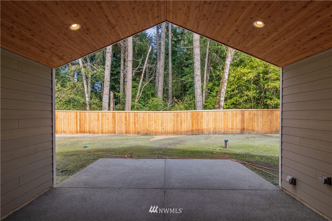 6635 Cooper Point Road Northwest Olympia, WA 98502 - Photo 3 of 25 Gallery Image 3
