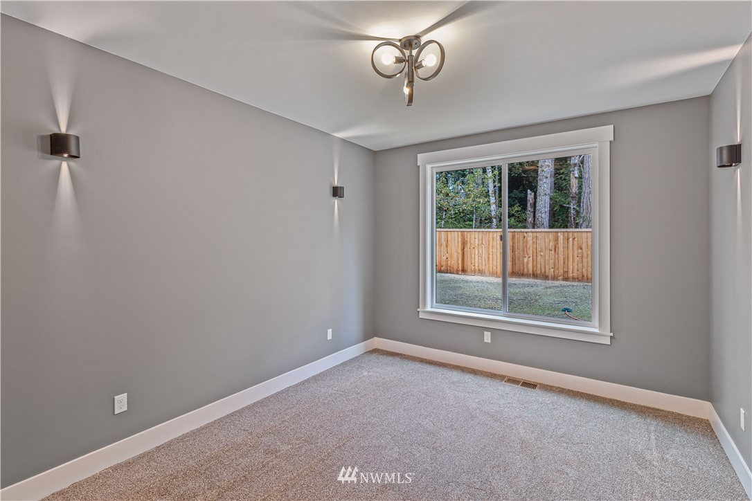 6635 Cooper Point Road Northwest Olympia, WA 98502 - Photo 21 of 25 Gallery Image 21
