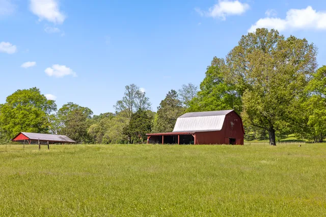 $1,400,000 | 951 Alvin C York Highway, Whitwell, TN 37397