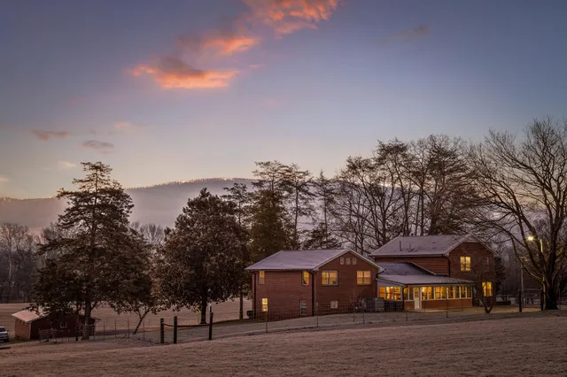 $1,400,000 | 951 Alvin C York Highway, Whitwell, TN 37397