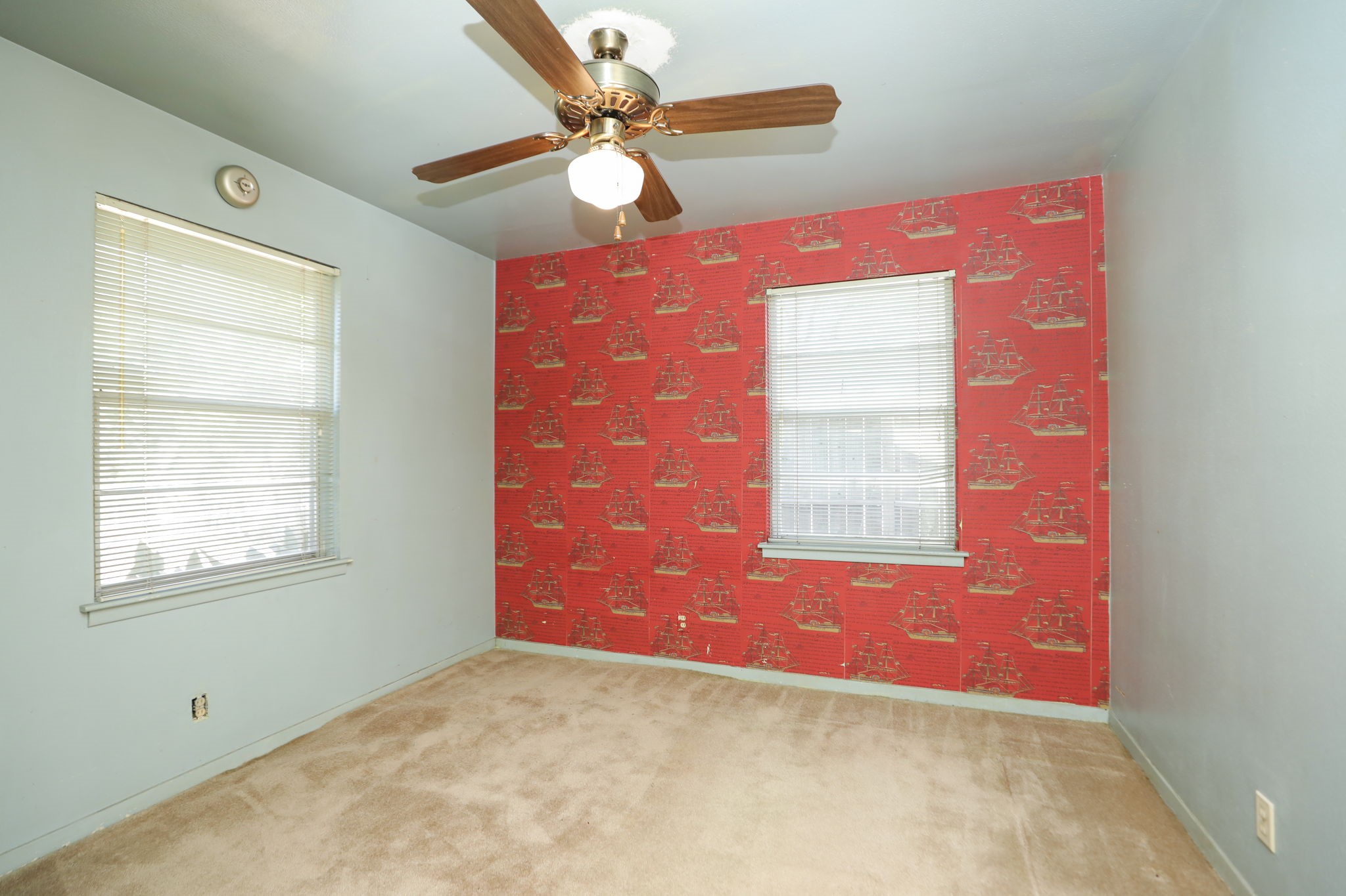 7158 Sharpview Drive Houston, TX 77074 - Photo 27 of 35 an empty room with a window