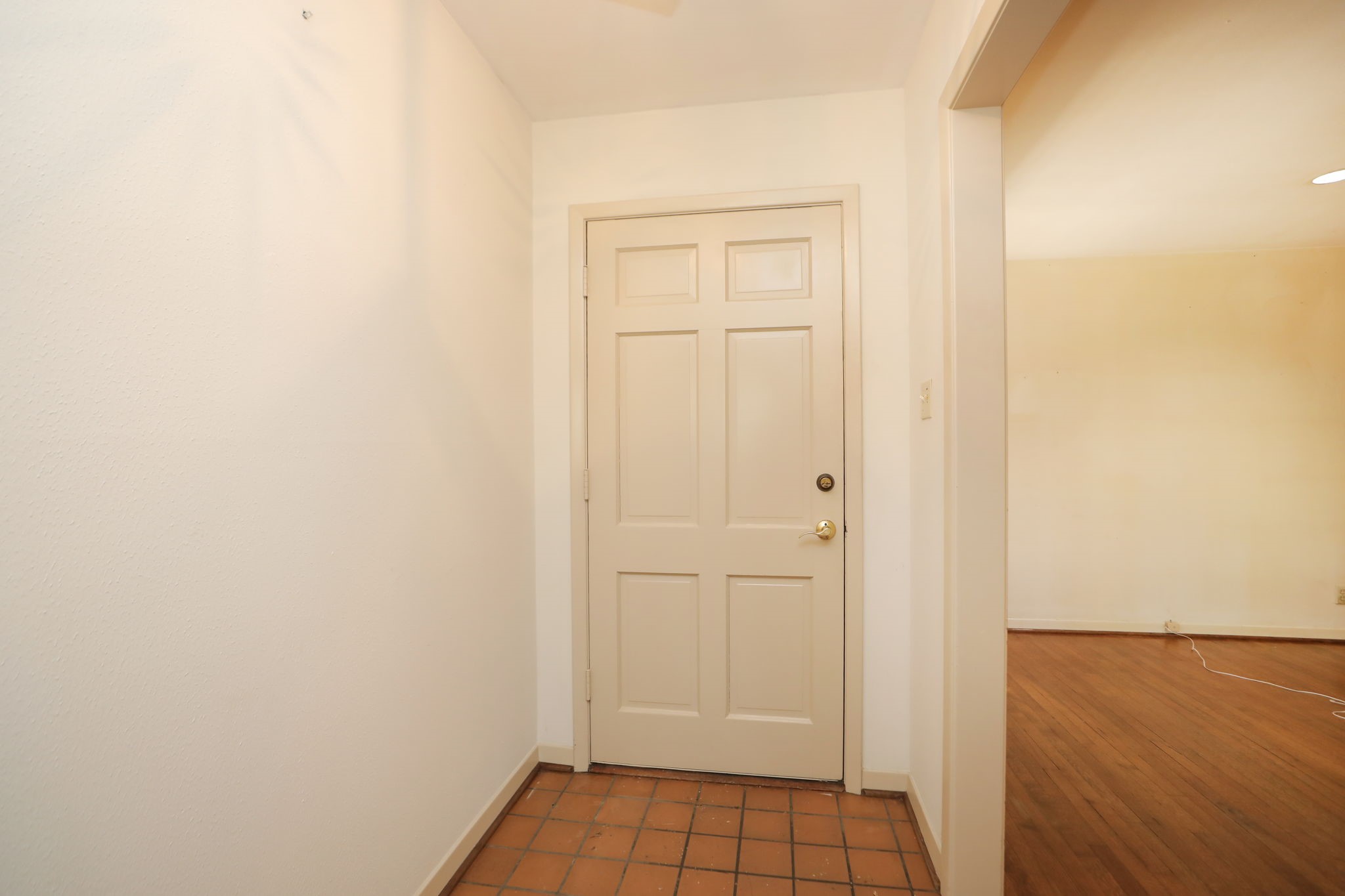 7158 Sharpview Drive Houston, TX 77074 - Photo 7 of 35 a view of a livingroom with wooden floor