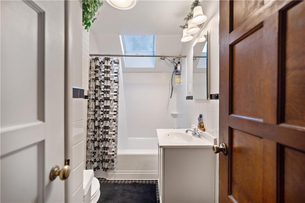 216 Soose Road Pittsburgh, PA 15209 - Photo 17 of 24 Gallery Image 17