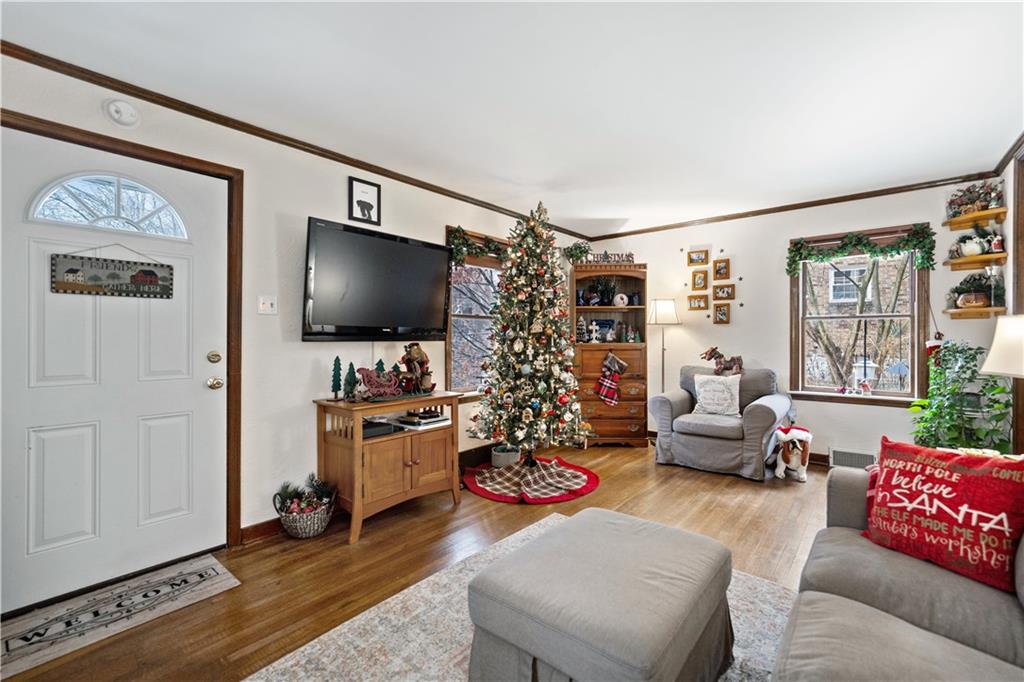 216 Soose Road Pittsburgh, PA 15209 - Photo 7 of 24 Gallery Image 7