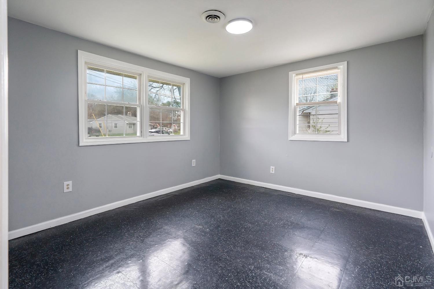 211 Kinsley Road Pemberton, NJ 08068 - Photo 6 of 15 an empty room with a window