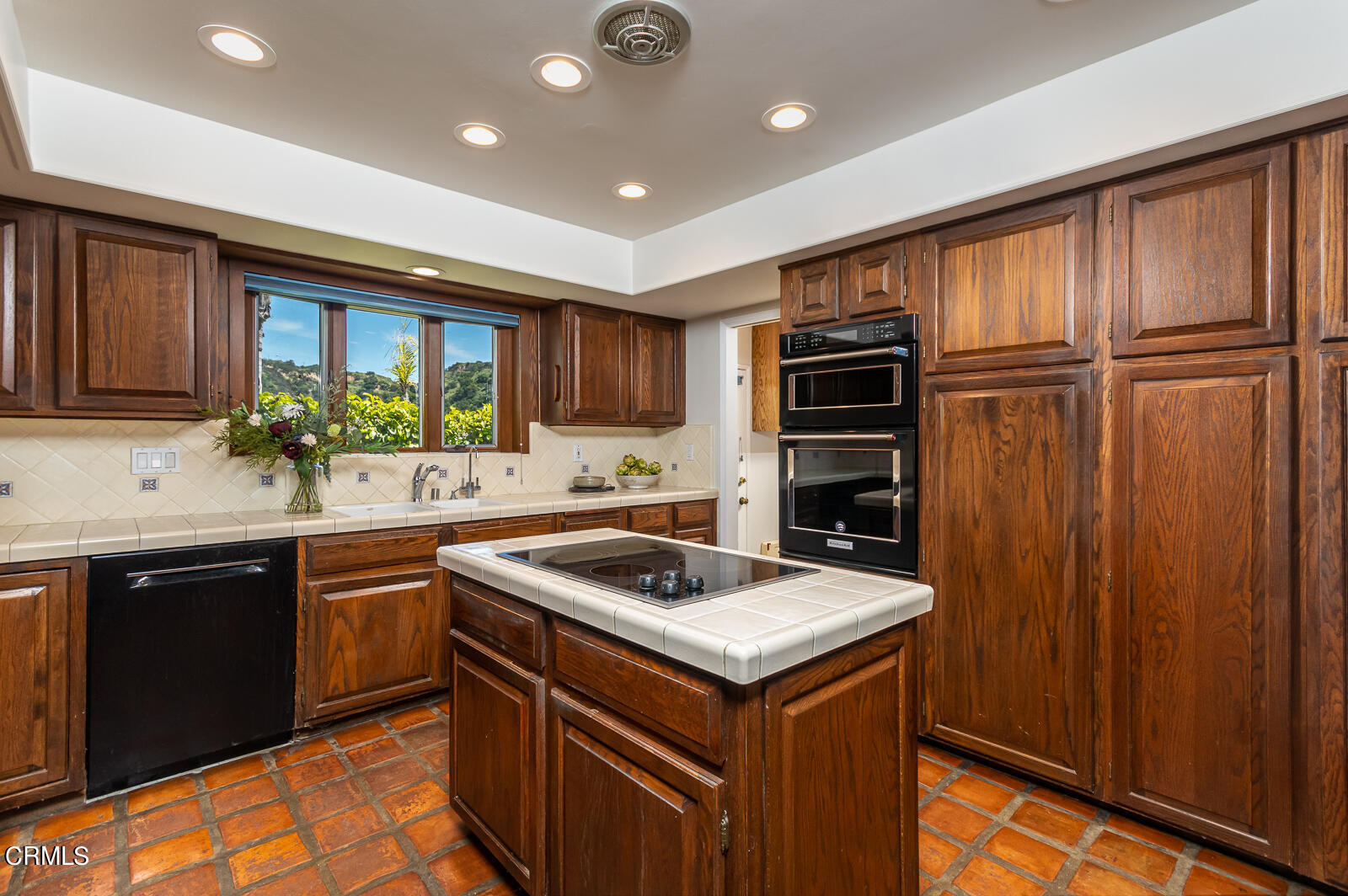 2600 Perkins Glendale, CA 91206 - Photo 13 of 34 a kitchen that has a sink and a stove in it