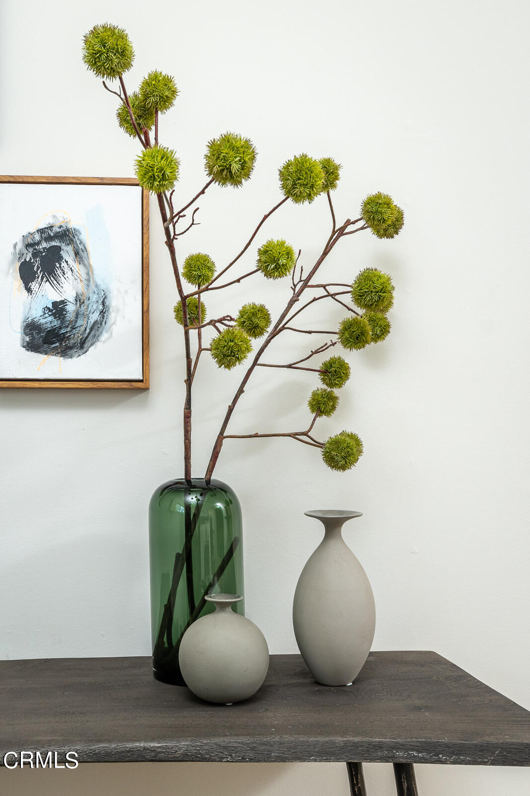 2600 Perkins Glendale, CA 91206 - Photo 15 of 34 a vase of flowers sitting on a table