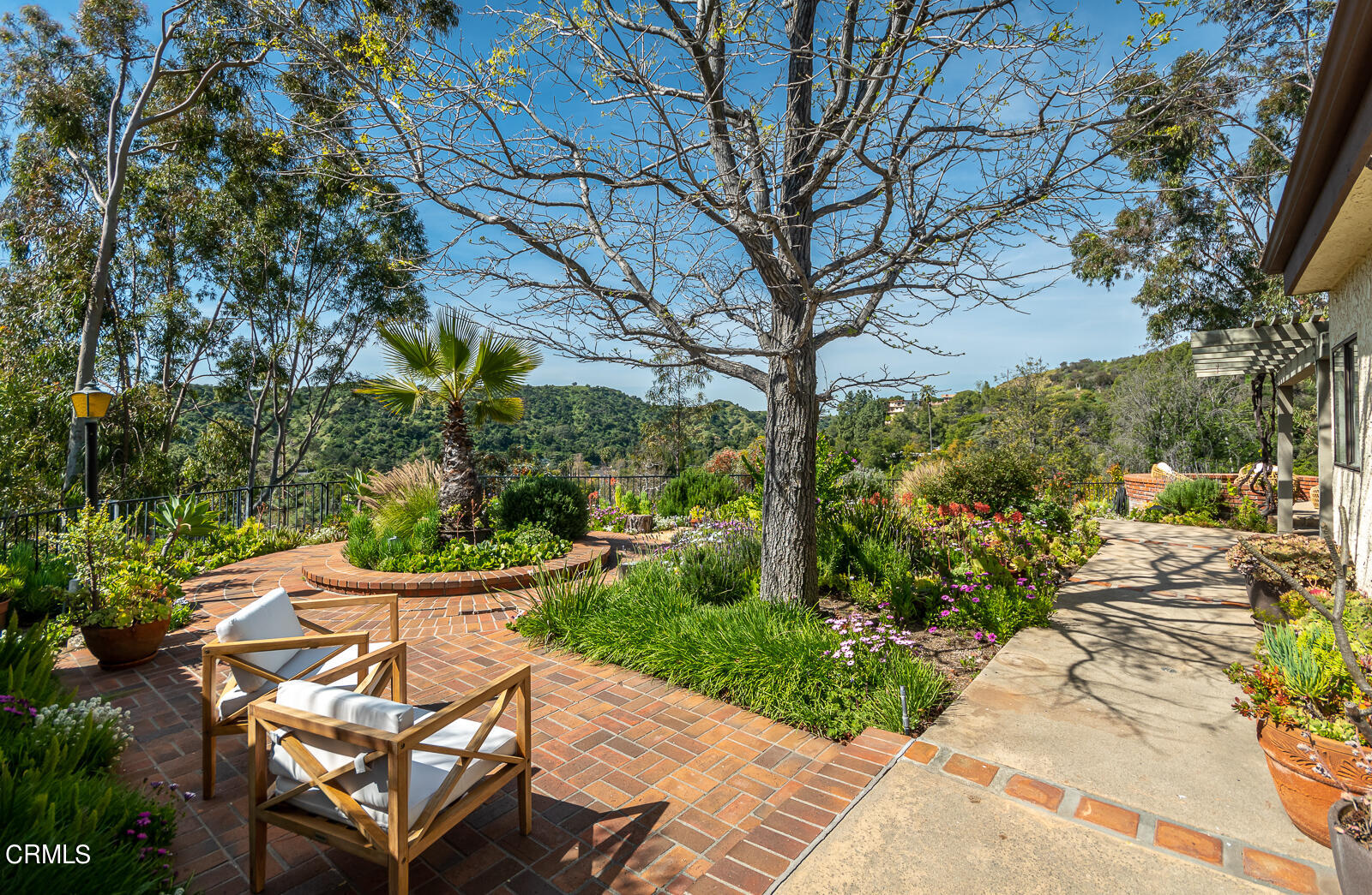 2600 Perkins Glendale, CA 91206 - Photo 31 of 34 a view of a patio with table and chairs and potted plants